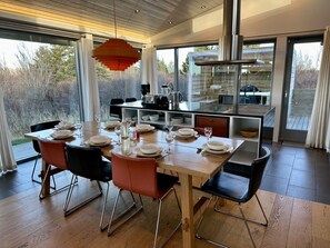 Dining - Luxury House with a Cozy Guesthouse + Hot Tub close to Snæfellsnes National Park (Borgarnes)
