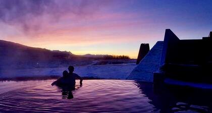 Luxury House with a Cozy Guesthouse + Hot Tub close to Snæfellsnes National Park