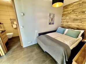 7 bedrooms, desk, iron/ironing board, free WiFi - Luxury House with a Cozy Guesthouse + Hot Tub close to Snæfellsnes National Park (Borgarnes)