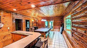 Interior - Shangri Lodge - Beautiful Home with Game Room and (La Pointe)