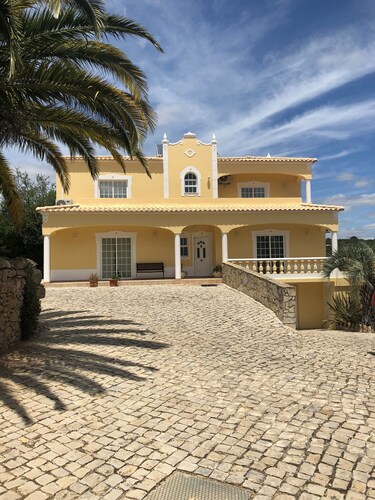 Beautiful villa, with private pool, set in hills with spectacular views