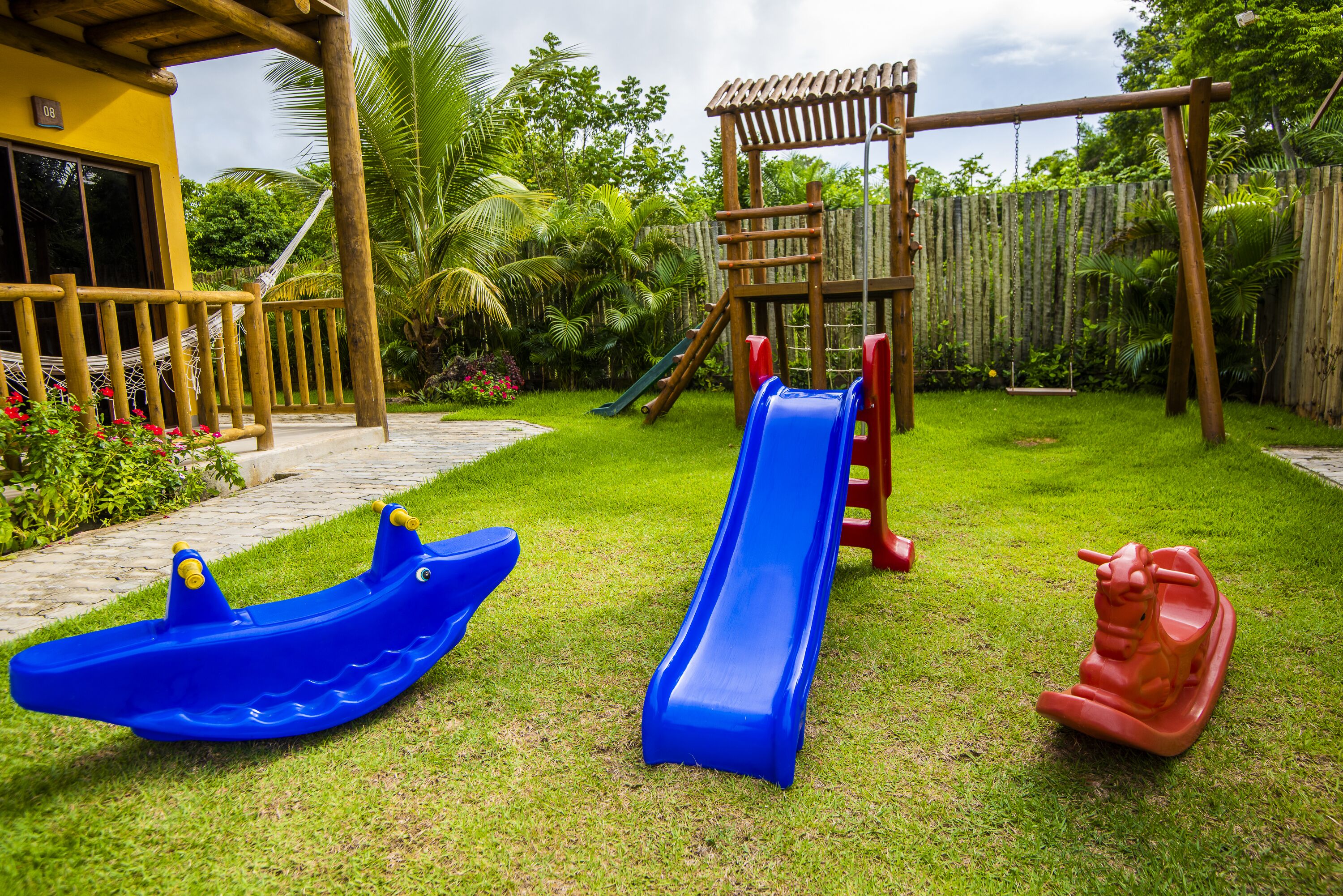 Children’s play area – outdoor