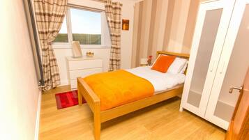 5 Schlafzimmer, Bügeleisen/Bügelbrett, Reisekinderbett, kostenloses WLAN