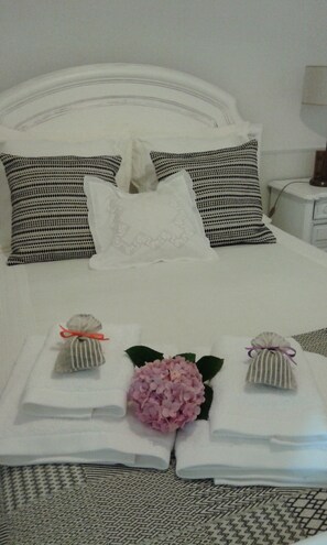 1 bedroom, WiFi, bed sheets - Garden View Apartment  (Funchal)