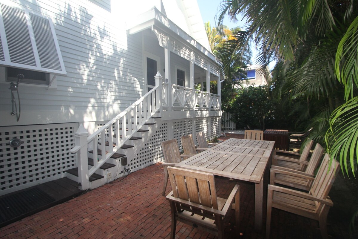 Photo 25 of Royal Palm Cottage - Walk to Beach and Fifth Ave