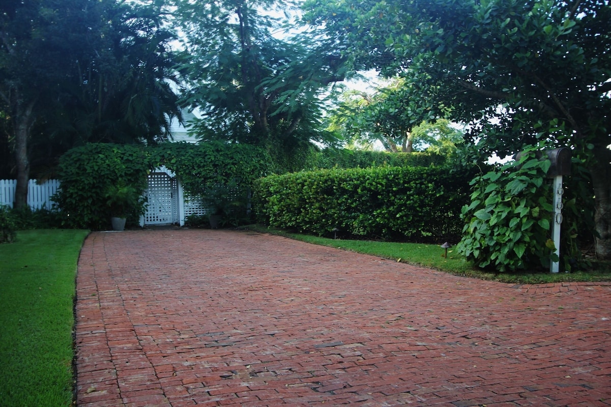 Photo 28 of Royal Palm Cottage - Walk to Beach and Fifth Ave