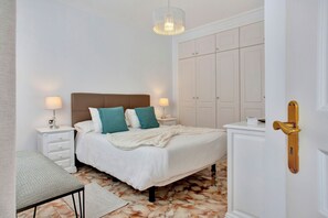 2 chambres, fer et planche à repasser, lit de bébé portatif, Wi-Fi