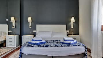 5 soverom, safe pÄ rommet, skrivebord og strykejern/-brett