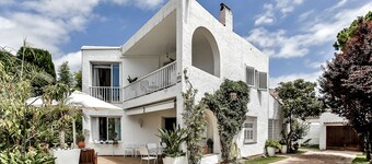 Sitges villa just 2 minutes walk from the beach.