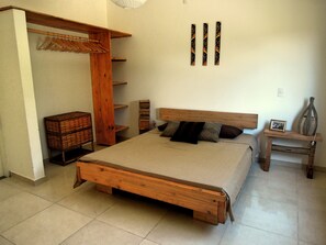 4 quartos, Wi-Fi de cortesia, roupa de cama