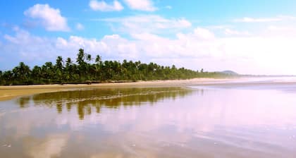 Charmantes Strandhaus mit privatem Pool, Grundstück von 8500m2 von Mata Atlantica