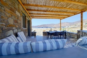 Two Bedroom Beachfront Grand Maisonette | Terraza o patio