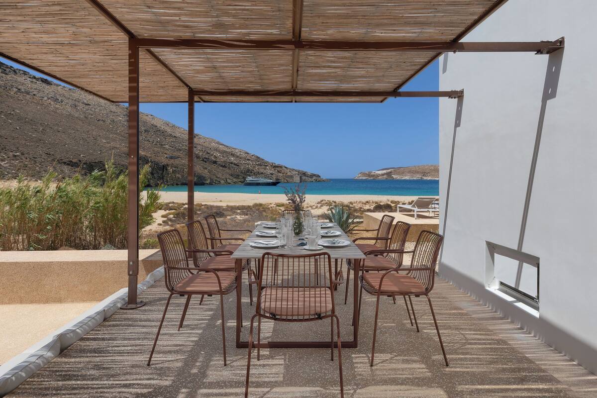 Beachfront 4 Bedroom Villa with Mini Gym | Terrace/patio