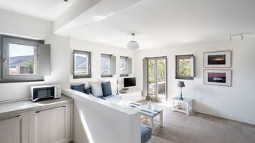 Two Bedroom Beachfront Grand Maisonette | Living area