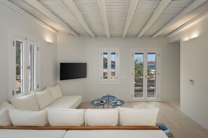 Beachfront 2 Bedroom Villa with Hammam | Coin séjour