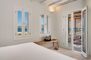Beachfront 4 Bedroom Villa with Hammam | 客房內保險箱、隔音、熨斗/熨衣板、免費無線上網