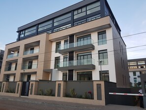 المنشأة من الخارج