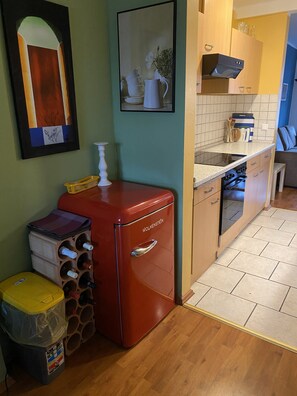 Kühlschrank, Ofen, Herdplatte, Geschirrspüler