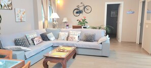 Smart-TV, videospill, bøker og stereoanlegg