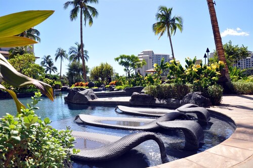 Luxury Ko Olina Beach Villa with direct beach view. Sleeps 6.