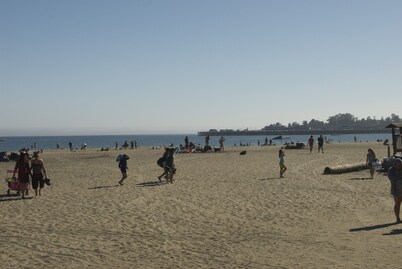 Peaceful Seabright Townhome Retreat Near Boardwalk & Yacht Harbor 