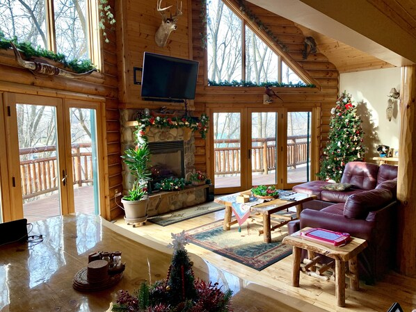 Smart-TV, Kamin, DVD-Player, Tischtennisplatte