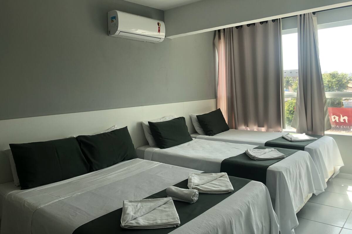 Habitació quàdruple, diversos llits, no fumadors | Minibar, wifi gratuïta i roba de llit 