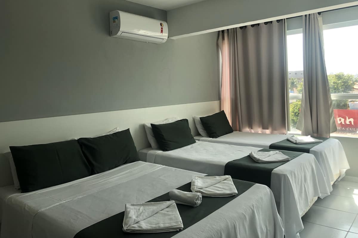 Camera quadrupla, letti multipli, non fumatori | Minibar, Wi-Fi gratuito, lenzuola