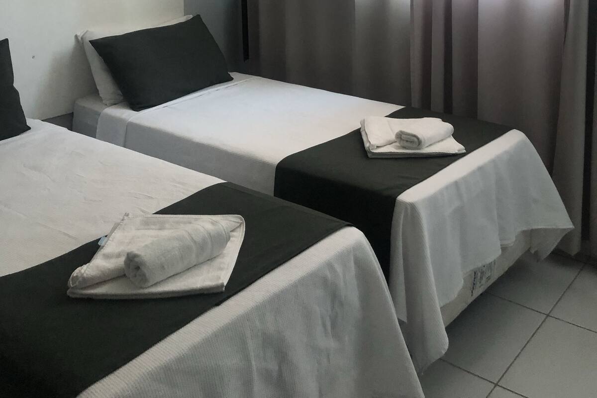 Habitació amb dos llits individuals, 2 llits individuals, no fumadors | Minibar, wifi gratuïta i roba de llit 
