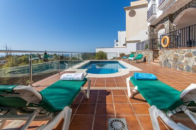 Large secluded self-contained Villa in Frigiliana, Nerja, Private Pool WIFI
