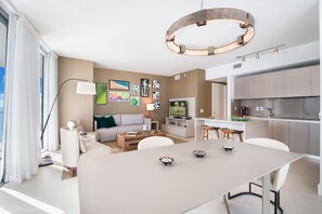 TV, studio