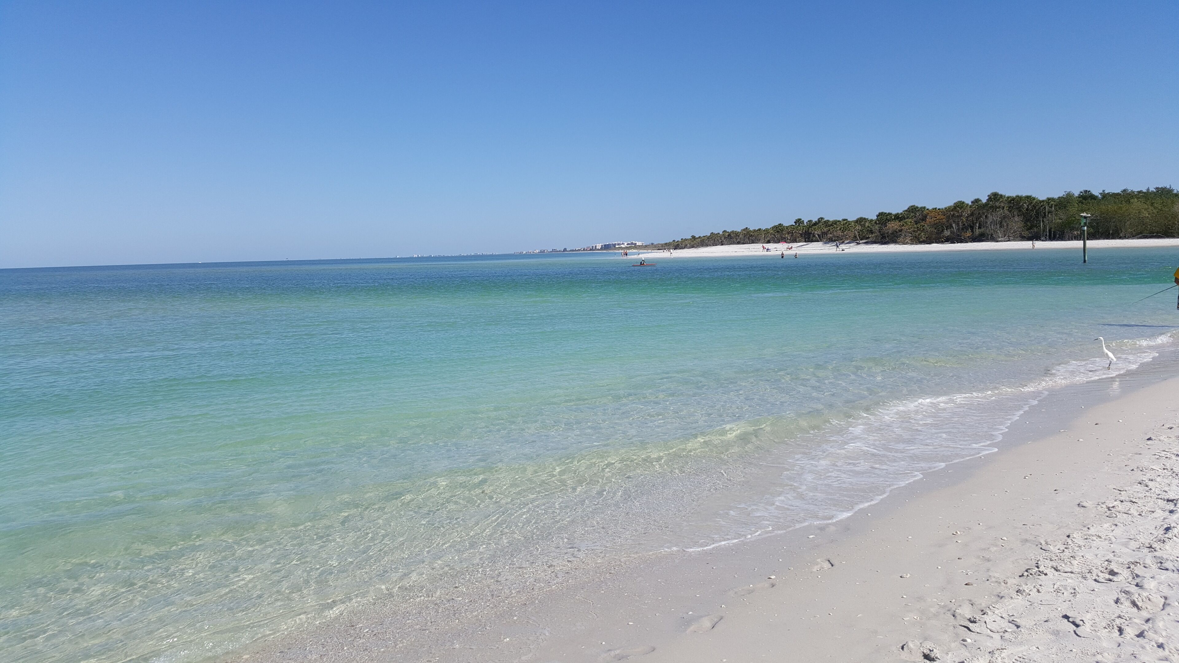 Beach nearby, sun-loungers, beach towels