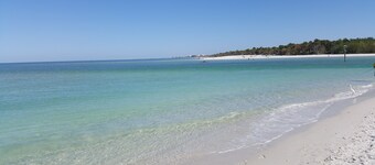  Flash Discount! 5BD Luxury Beach Home w/Pool/Spa – Limited Dates Available!