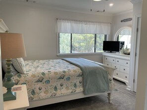 2 bedrooms, iron/ironing board, travel crib, free WiFi