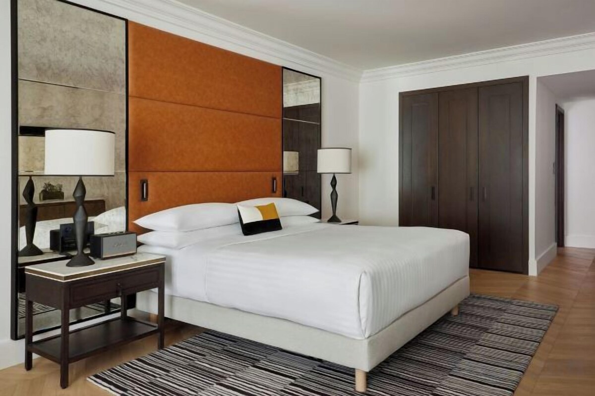Family Suite, 2 Bedroom Suite, Atrium View
