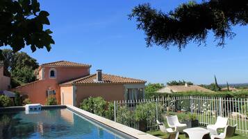 Piscine extérieure