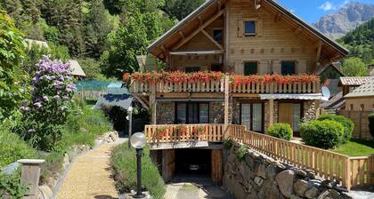Gßte 3*, spacieux, au rdc du chalet avec superbe vue sur la vallée de Réallon,