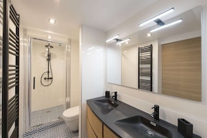 Shower, hair dryer, towels - Leocadia, 1BR/1BA, 2 people (París)