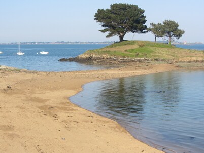 Single Storey house, two bedrooms, GR34, TV, WIFI, sea peach