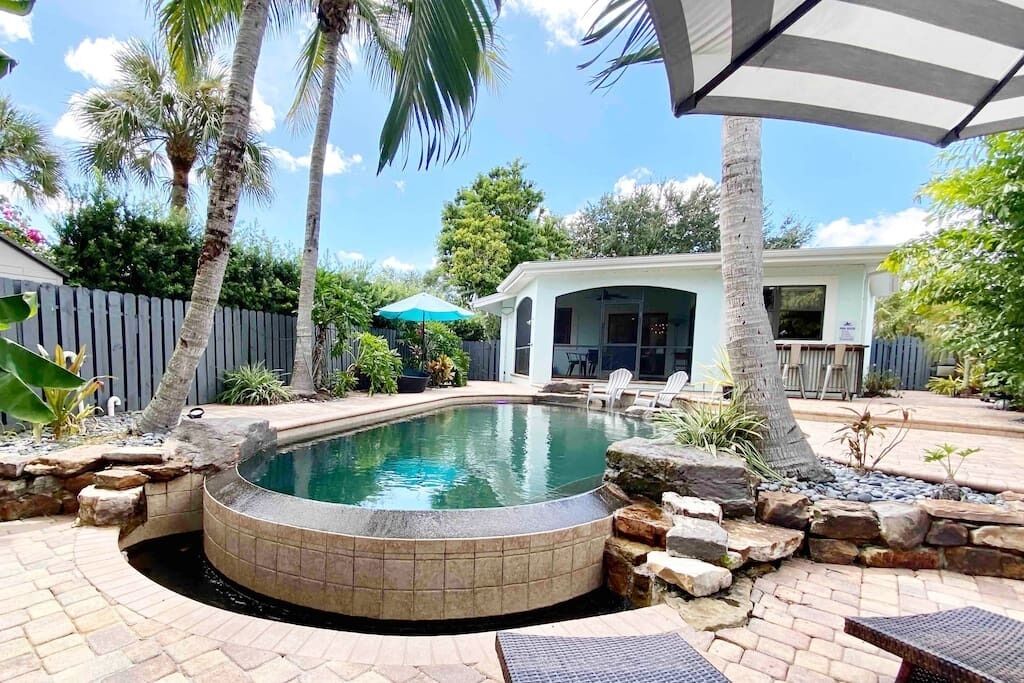 861 Hemingways Paradise • Private Infinity Pool