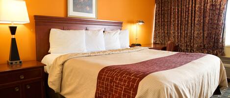 Economy Single Room, 1 King Bed, Non Smoking | Desk, free WiFi, bed sheets