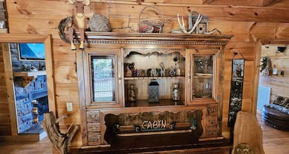 Inground-uima-allas, poreallas, kokkakuoppa ja pelihuone! Clean Home ja Amazing palvelu