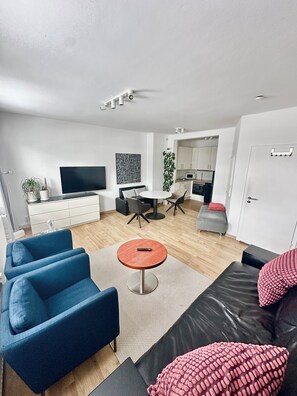 Smart TV, music library, stereo