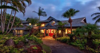 Enjoy this Lovely Tropical Paradise!!