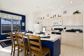 冰箱、微波炉、烤箱、炉灶