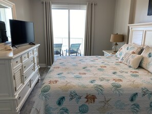 2 bedrooms, iron/ironing board, WiFi, bed sheets - Beautiful Gulf Front ~ 2BD 2BA ~ 2 King Beds ~ Large Balcony~Keyless Entry~ #504 (Gulf Shores)