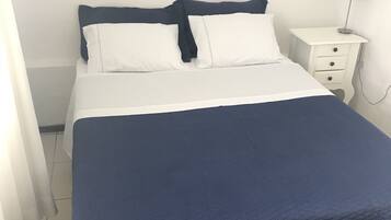 Ferros/tábuas de passar roupa, Wi-Fi de cortesia, roupa de cama