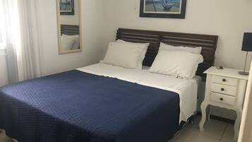 House | Iron/ironing board, free WiFi, bed sheets