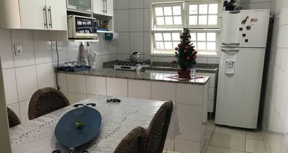 Casa a 50 metros da praia da Armação