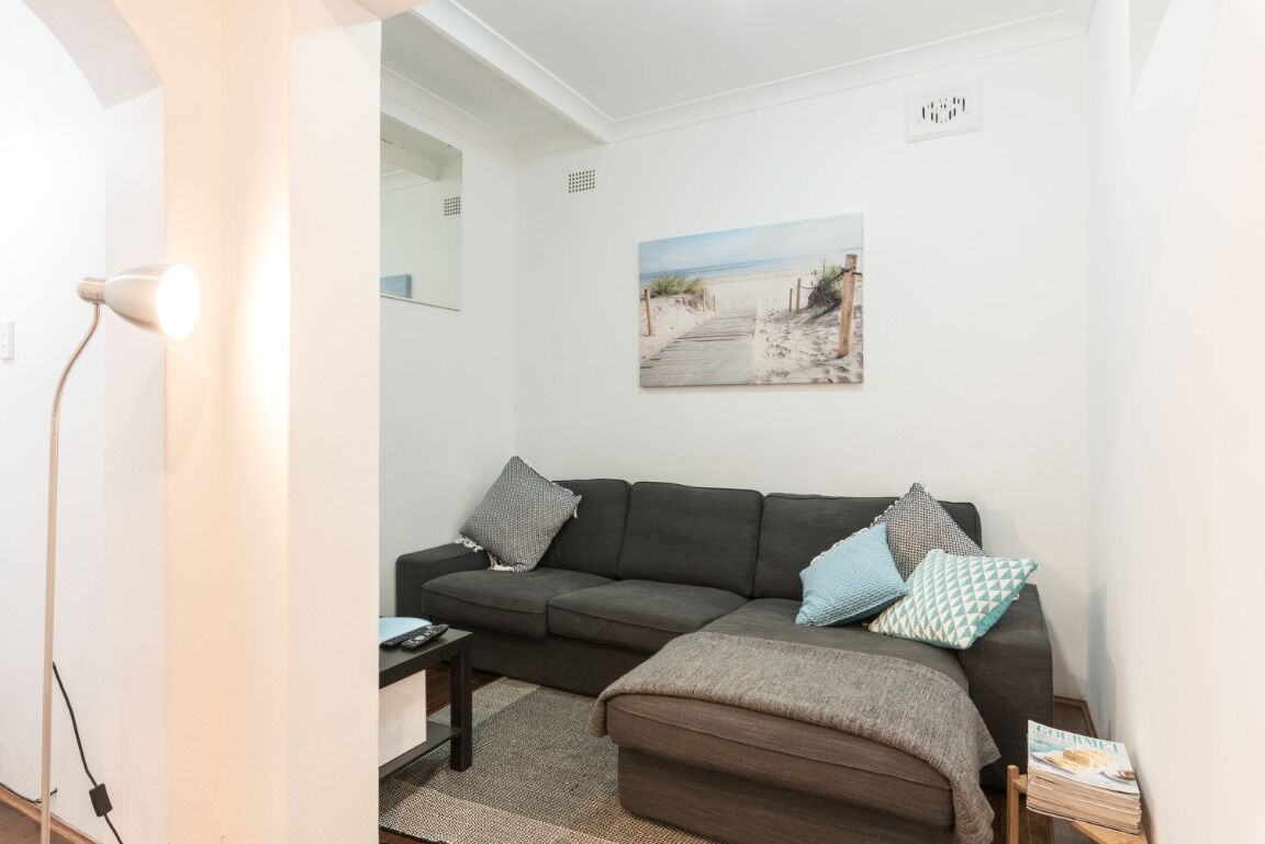 Stunning Renovated One Bedroom Apartment 5 minute walk to Bondi Beach & Village — image 10